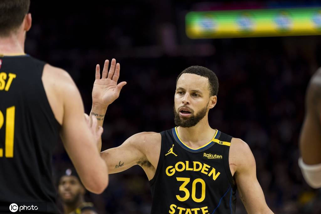 库里遭遇左腿筋一级拉伤 至少缺席接下来三场比赛